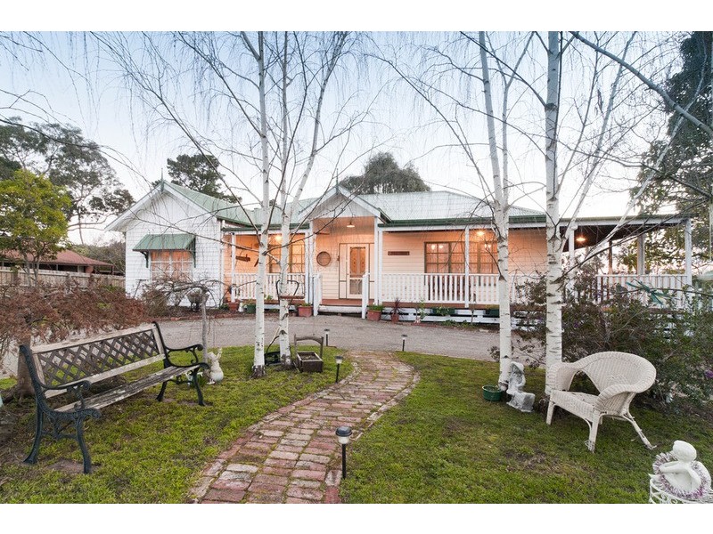 9 Bradman Avenue, Mount Evelyn VIC 3796