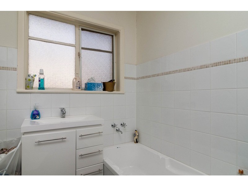 1/17 Abraham Drive, Croydon VIC 3136