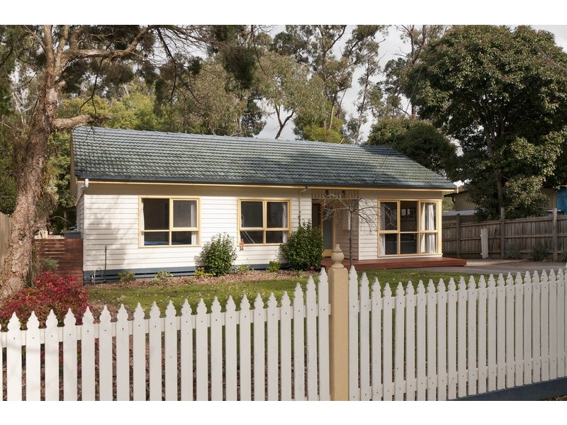 18 Fernhill Road, Mount Evelyn VIC 3796