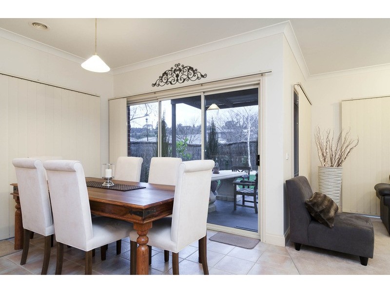 22 Chatswood Grove, Chirnside Park VIC 3116