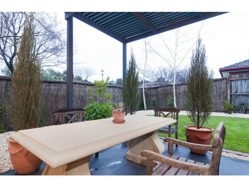 22 Chatswood Grove, Chirnside Park VIC 3116