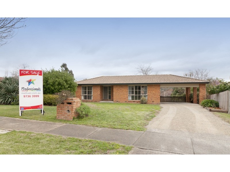 36 Summerhill Park Drive, Mooroolbark VIC 3138