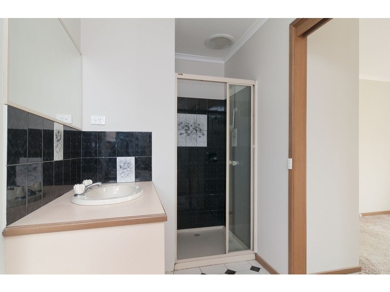 36 Summerhill Park Drive, Mooroolbark VIC 3138
