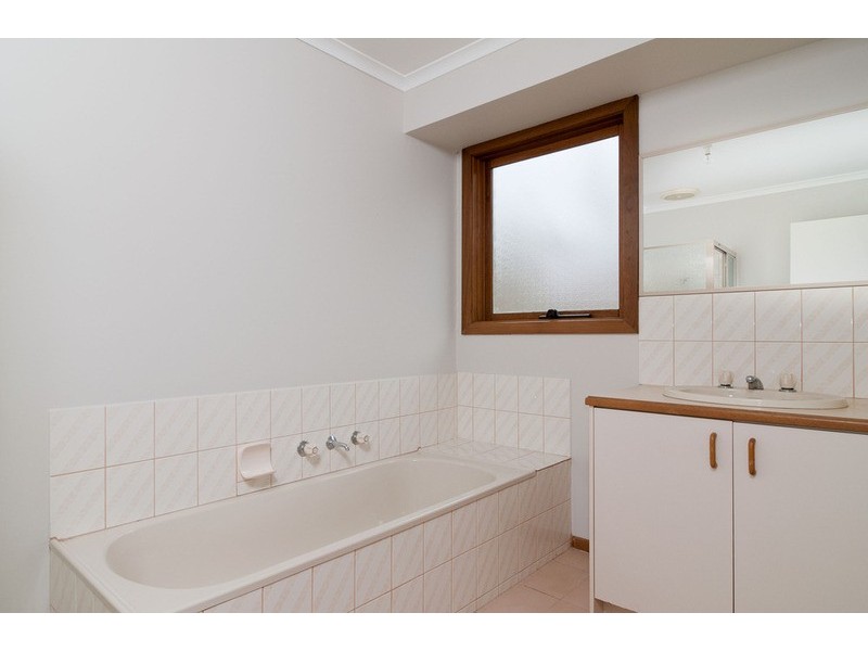 36 Summerhill Park Drive, Mooroolbark VIC 3138