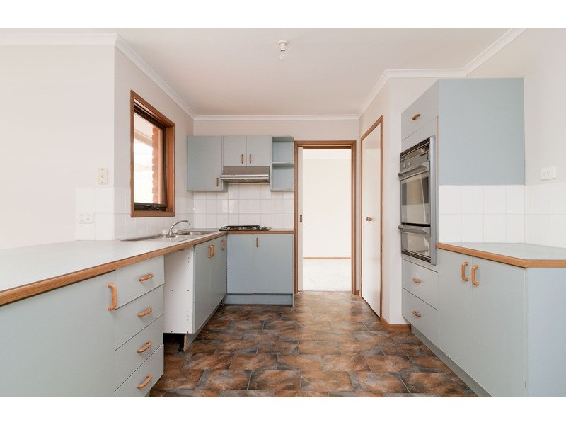 36 Summerhill Park Drive, Mooroolbark VIC 3138