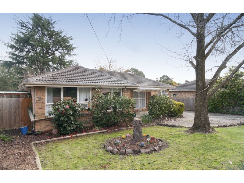 12 Swinburne Avenue, Mooroolbark VIC 3138