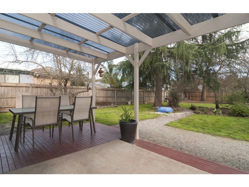 12 Swinburne Avenue, Mooroolbark VIC 3138