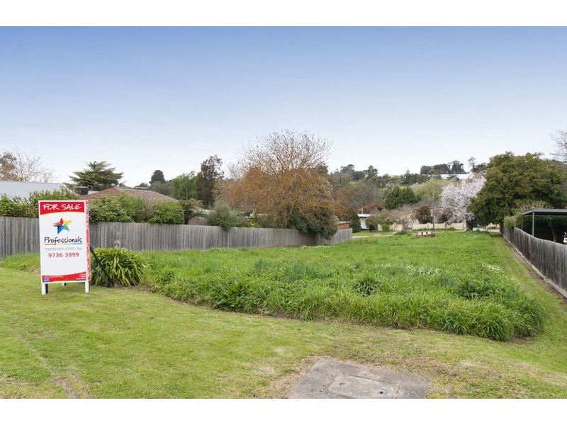 9 De Lancey Road, Wandin North VIC 3139