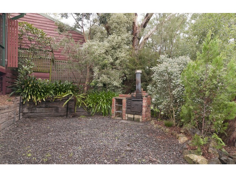 65 Commercial Road, Mount Evelyn VIC 3796