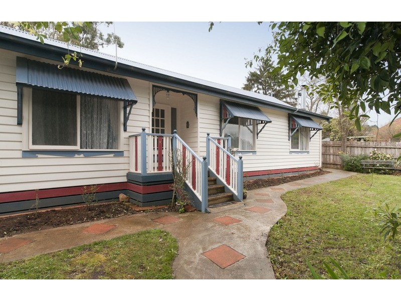 5 Imperial Avenue, Wandin North VIC 3139