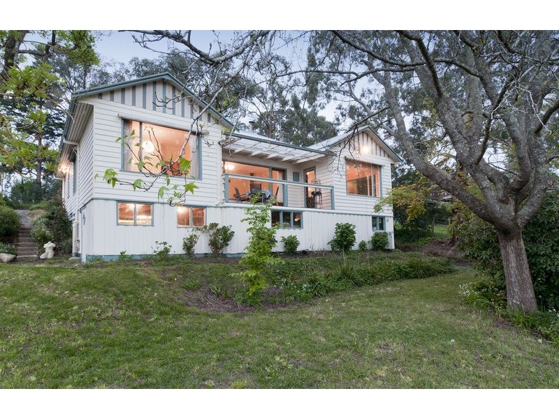 16 English Street, Seville VIC 3139