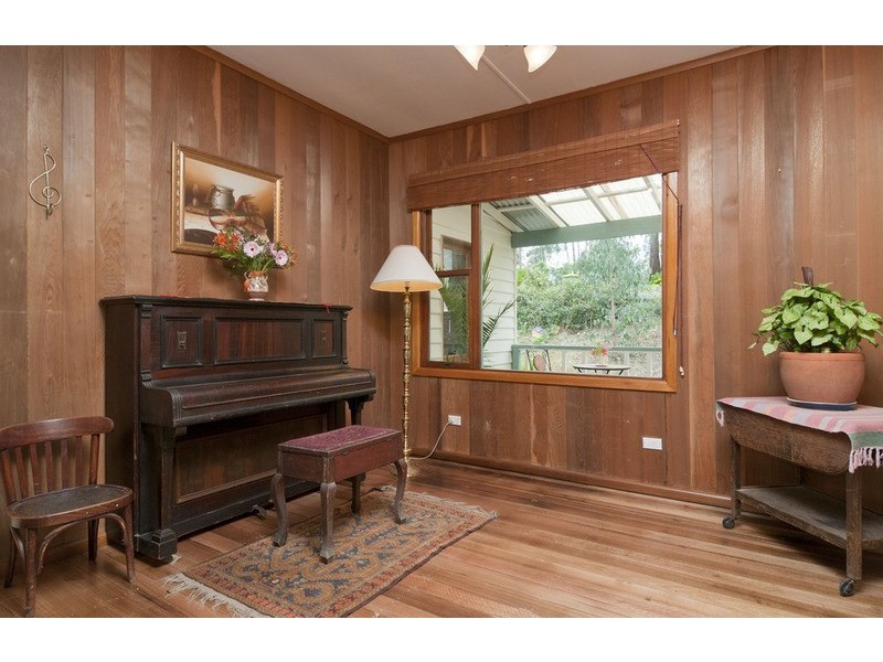 16 English Street, Seville VIC 3139