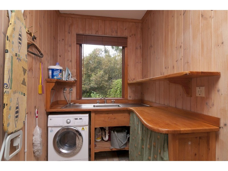 16 English Street, Seville VIC 3139