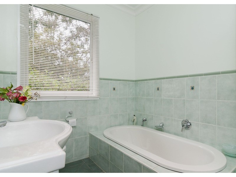 16 English Street, Seville VIC 3139