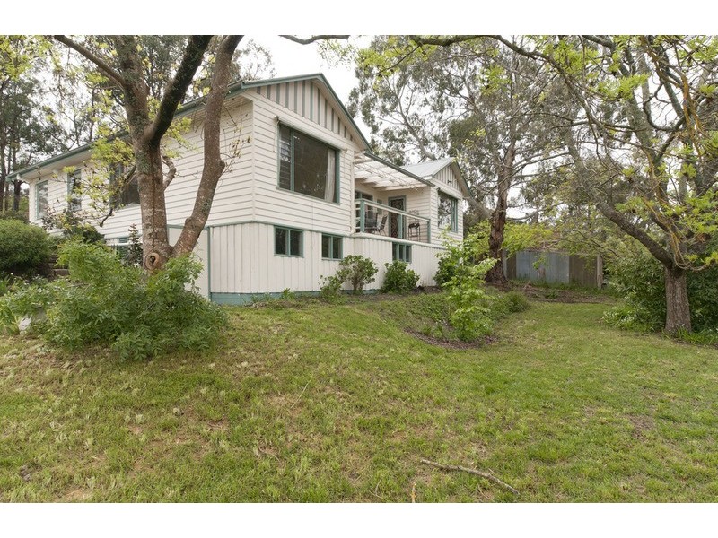 16 English Street, Seville VIC 3139