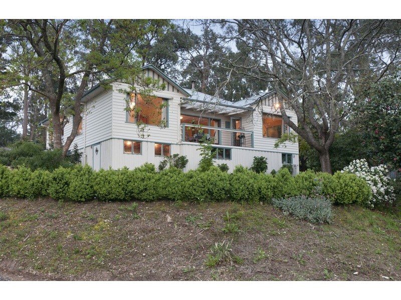 16 English Street, Seville VIC 3139