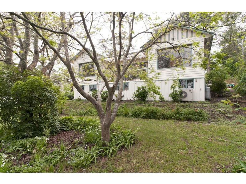 16 English Street, Seville VIC 3139