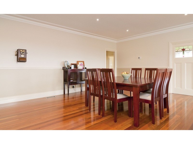 49 Valley Park Drive, Mooroolbark VIC 3138