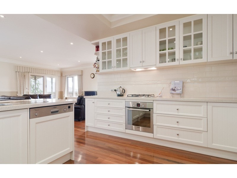 49 Valley Park Drive, Mooroolbark VIC 3138