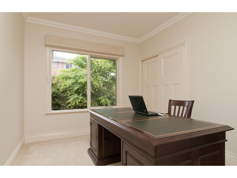 49 Valley Park Drive, Mooroolbark VIC 3138