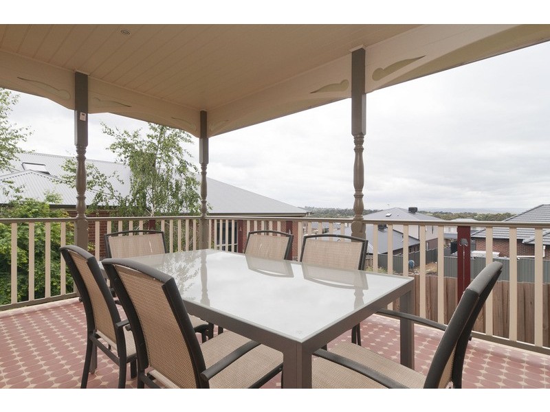 49 Valley Park Drive, Mooroolbark VIC 3138