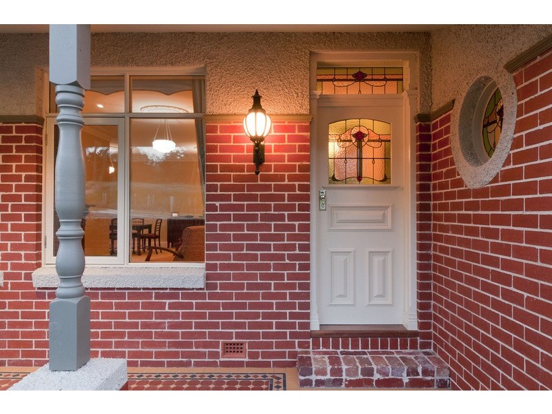 49 Valley Park Drive, Mooroolbark VIC 3138