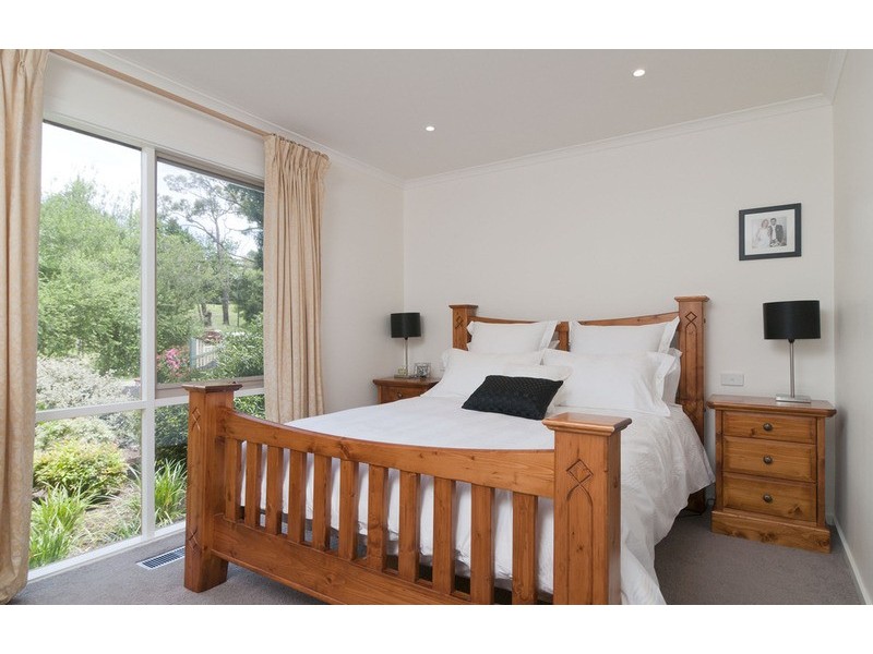 9 Stewart Avenue, Wandin North VIC 3139