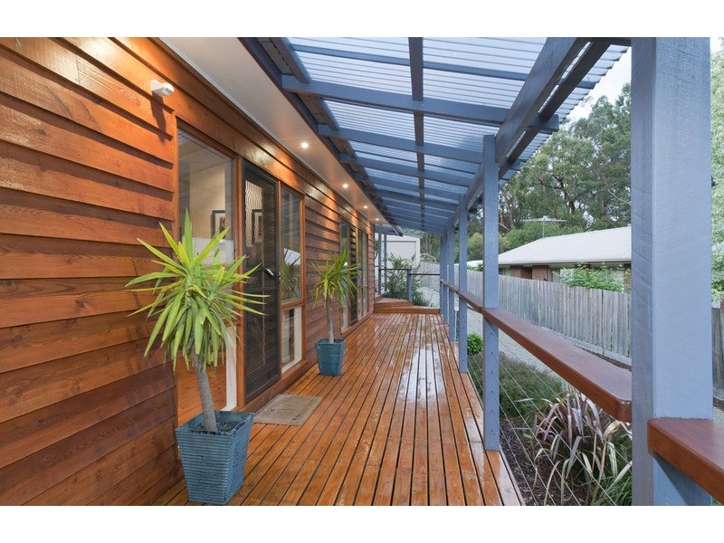 9 Stewart Avenue, Wandin North VIC 3139