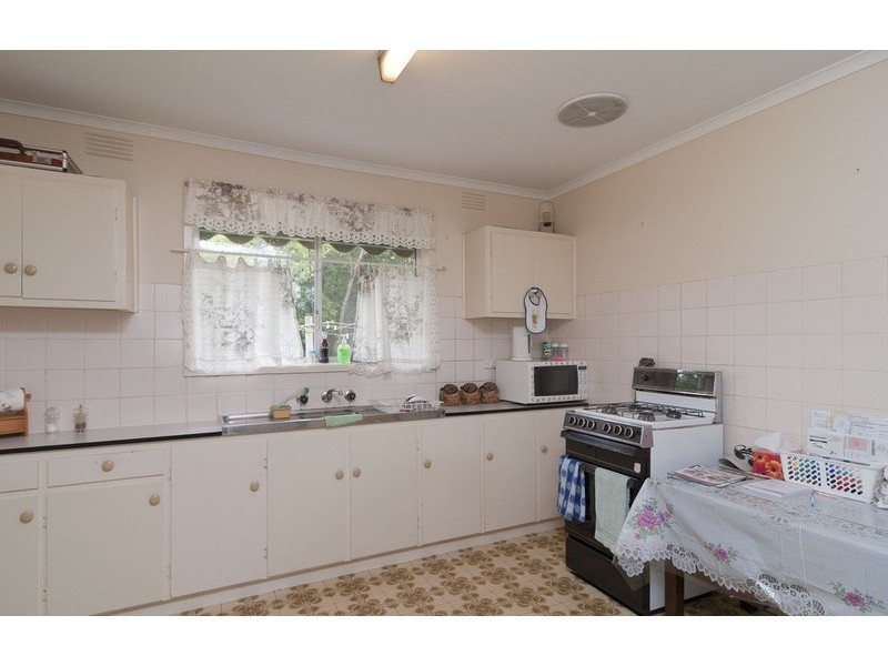 38 Blackburn Road, Mooroolbark VIC 3138