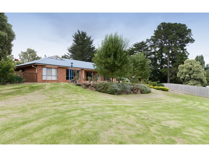 8 Renouf Court, Mount Evelyn VIC 3796