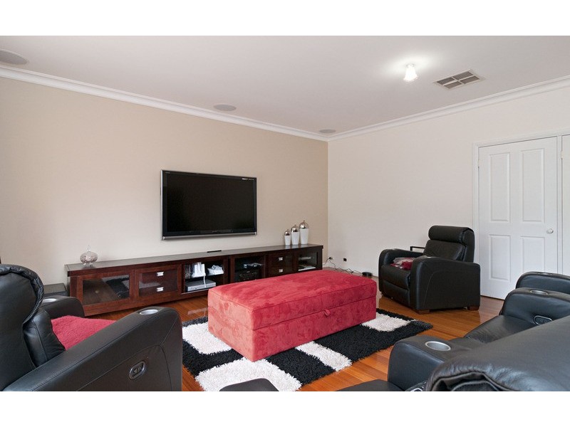 8 Renouf Court, Mount Evelyn VIC 3796