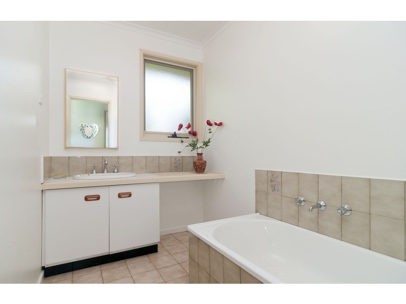 64b Taylor Road, Mooroolbark VIC 3138