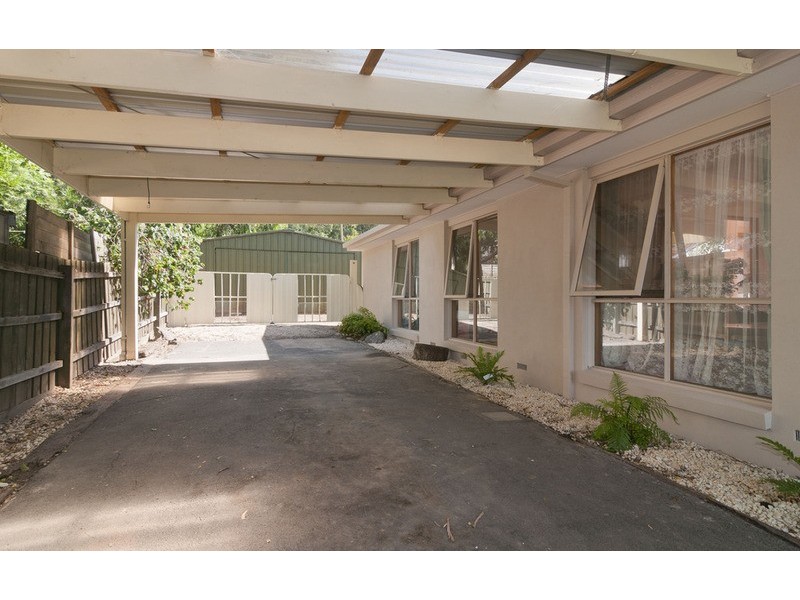24 Shrubby Walk, Croydon VIC 3136