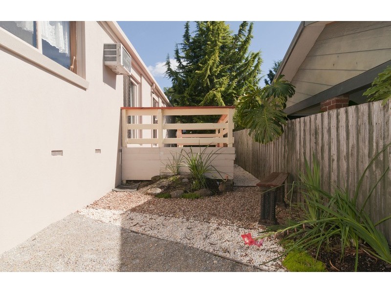 24 Shrubby Walk, Croydon VIC 3136