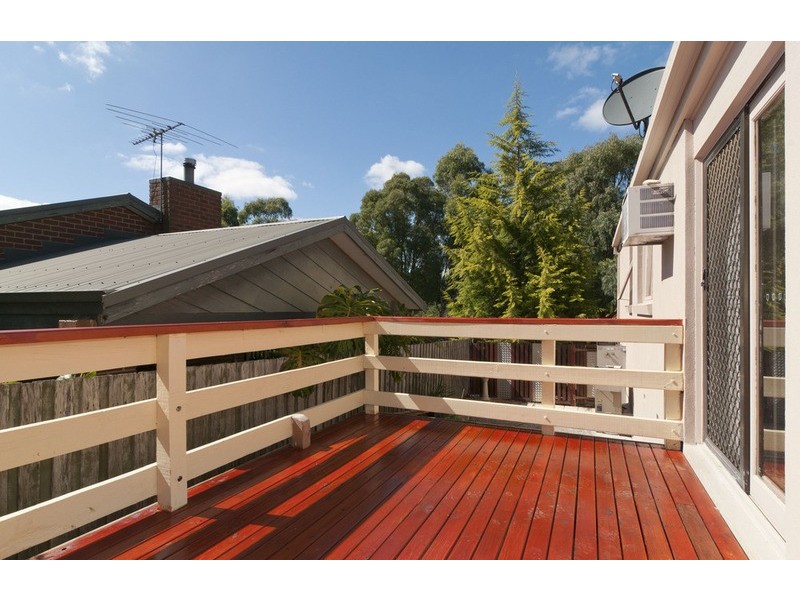 24 Shrubby Walk, Croydon VIC 3136