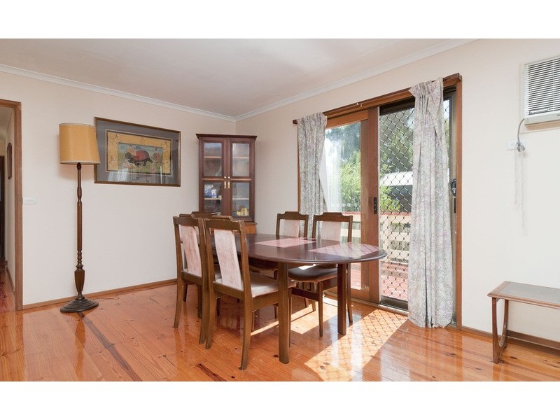 24 Shrubby Walk, Croydon VIC 3136
