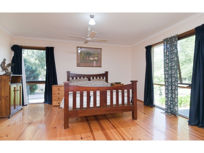 24 Shrubby Walk, Croydon VIC 3136