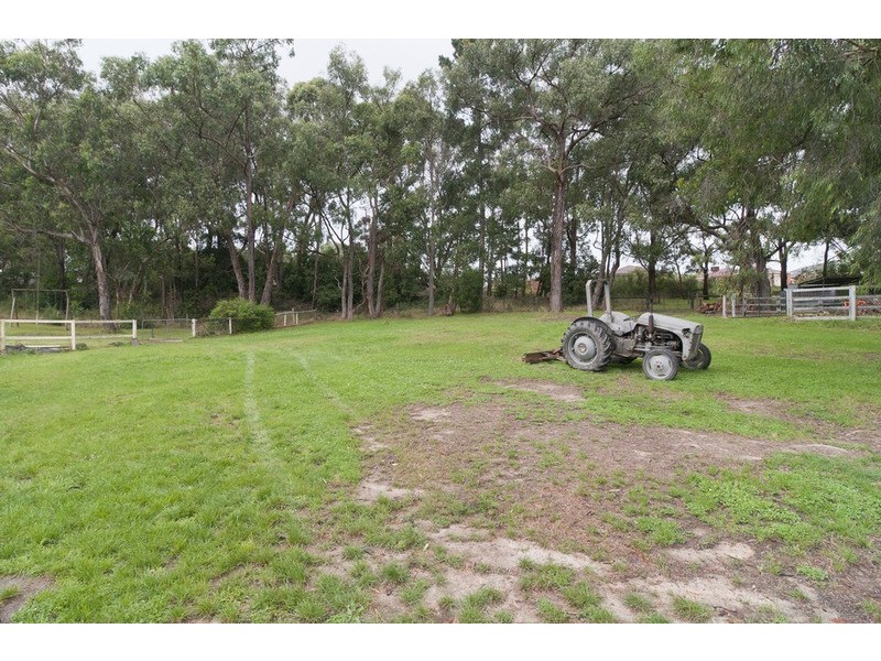 16 Alfred Street, Wandin North VIC 3139