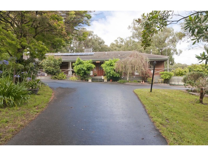 16 Alfred Street, Wandin North VIC 3139