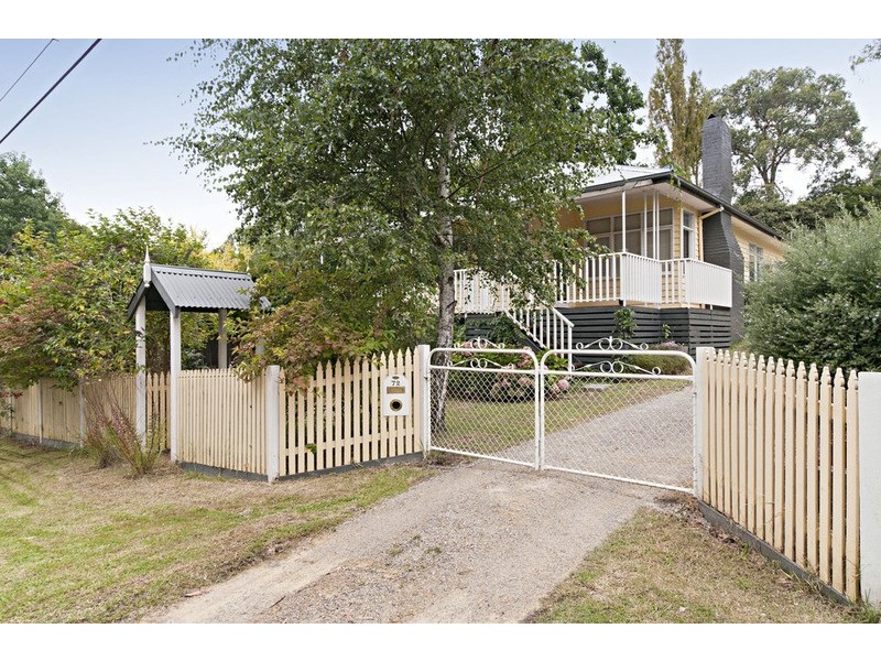 72 Fernhill Road, Mount Evelyn VIC 3796