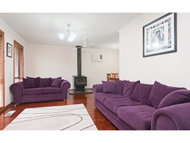 6 Valley Road, Seville VIC 3139