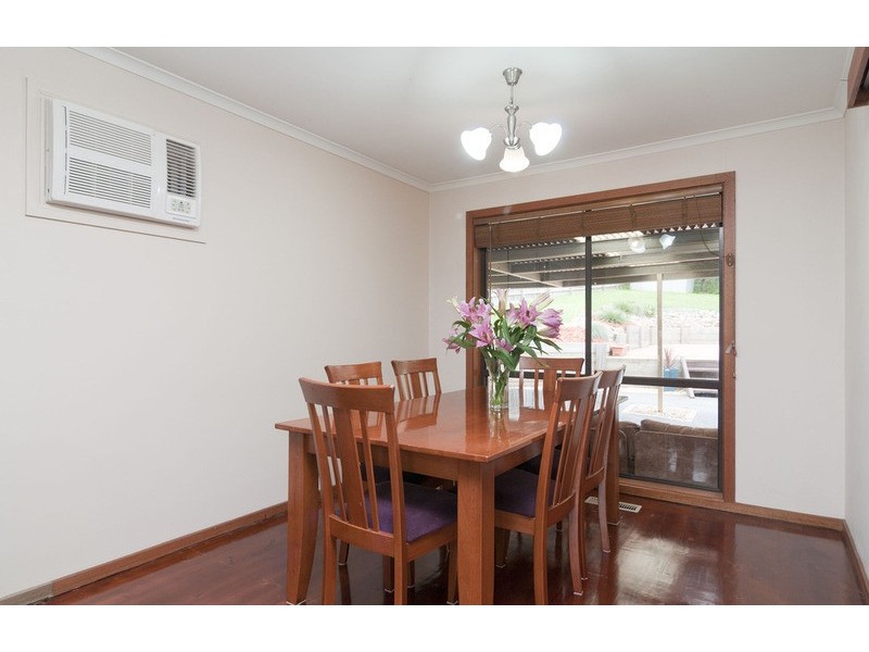 6 Valley Road, Seville VIC 3139