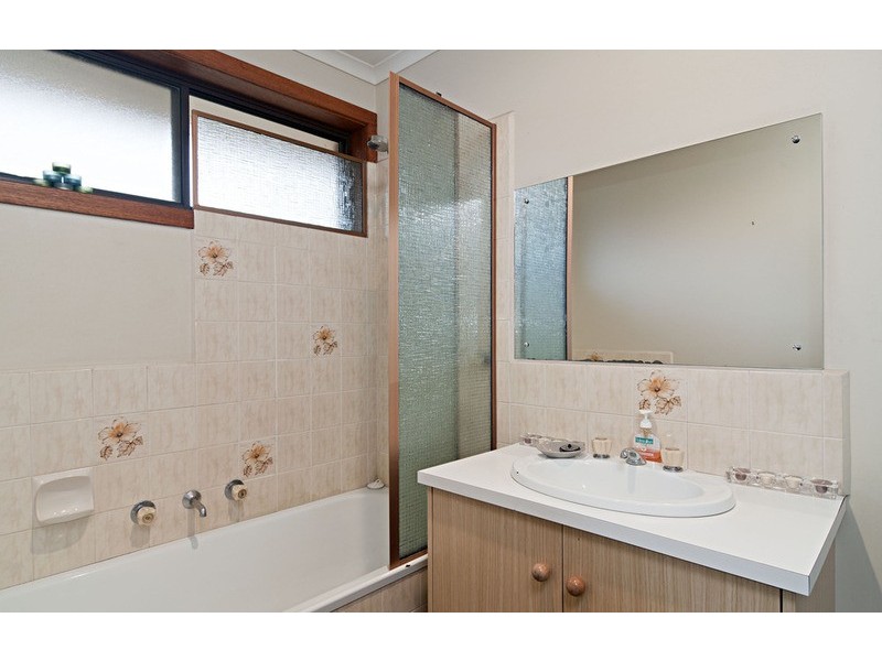 6 Valley Road, Seville VIC 3139
