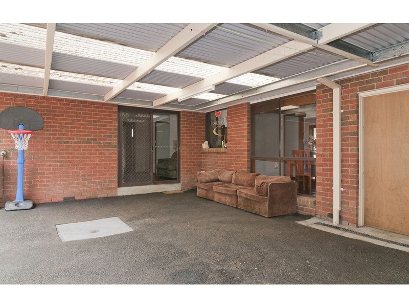 6 Valley Road, Seville VIC 3139