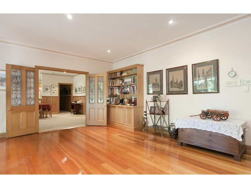 10 Lewis Road, Montrose VIC 3765