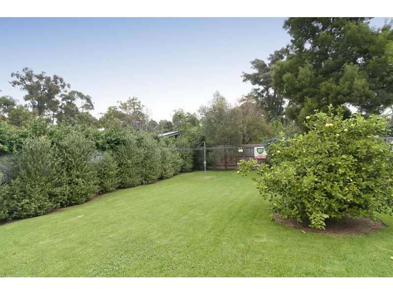 20 Stradbroke Road, Montrose VIC 3765