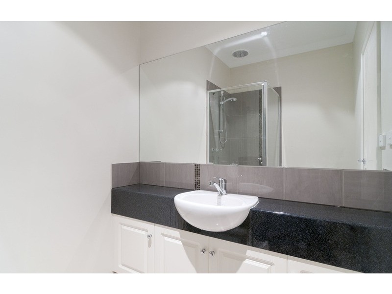 14a Lena Grove, Kilsyth VIC 3137