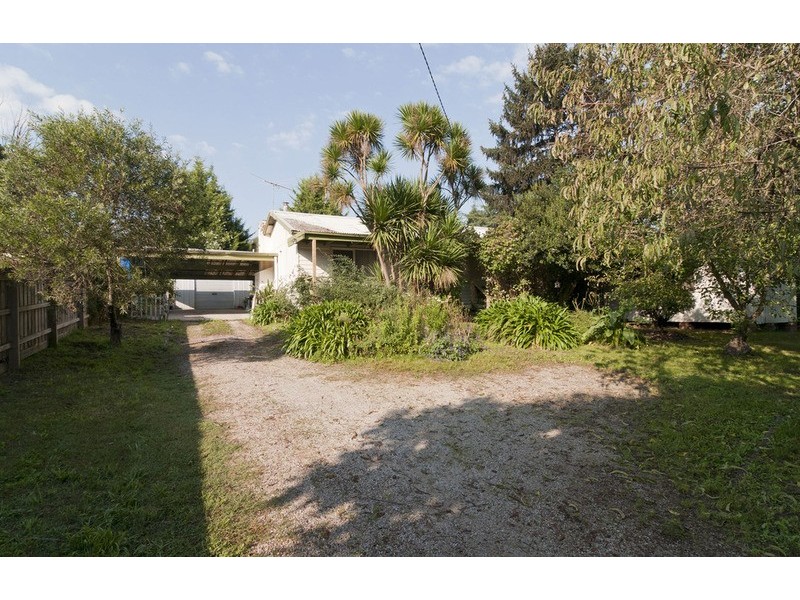 320 Warburton Highway, Wandin North VIC 3139