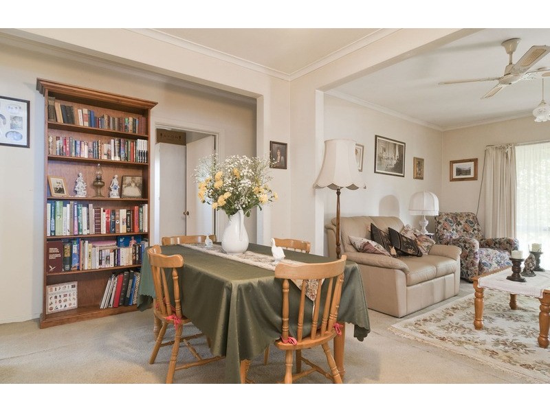 320 Warburton Highway, Wandin North VIC 3139