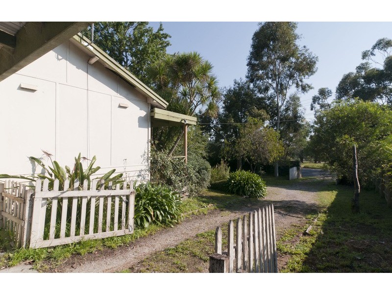 320 Warburton Highway, Wandin North VIC 3139